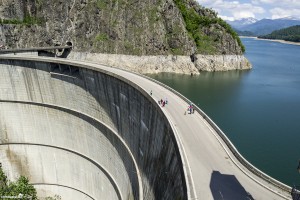 Vidraru Lake - the third stop on the Transfagarasan road