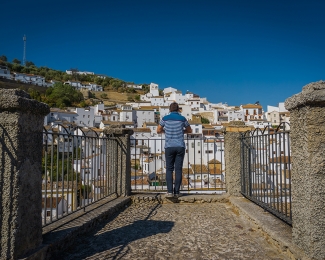 Andalusia is a stunning region in Spain, with charming white-washed towns, breathtaking views and delicious food. Do you want to visit?